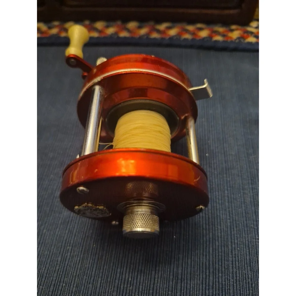 Abu Garcia AMMBASSADUER 5000  FISHING BAITCAST REEL